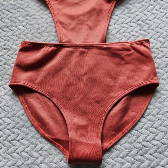 Juicy Couture One-Piece Cutout Bathing Suit Size Medium - Picture 5 of 14